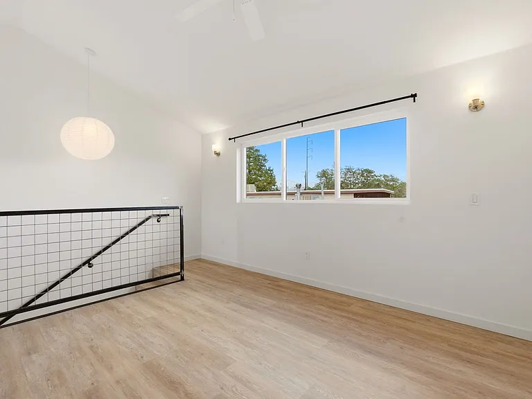 2404 Garfield Ave SE — Photo 6