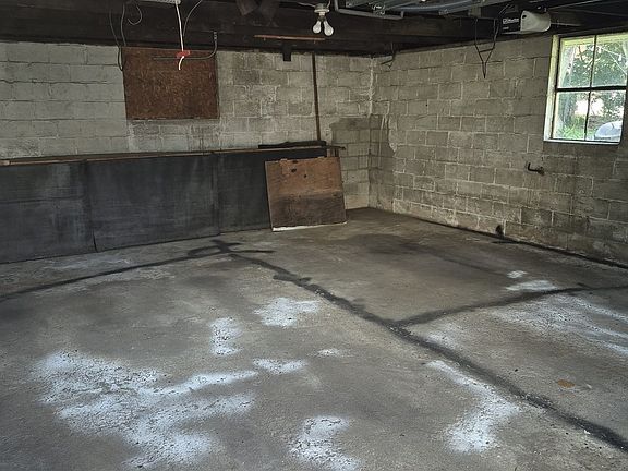5th image of 49 Webster St