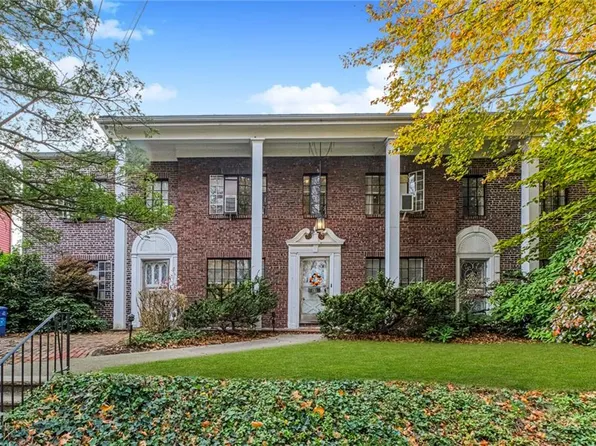 58-62 University Pl, Staten Island, NY 10301