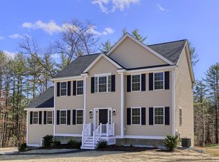 18 Chapman St, Dunstable, MA 01827