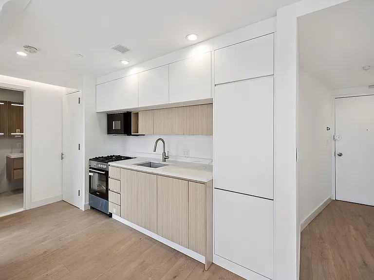 184 Eagle St #PHB — Photo 6