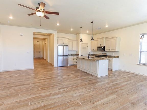 5th image of 3310 Fenn St