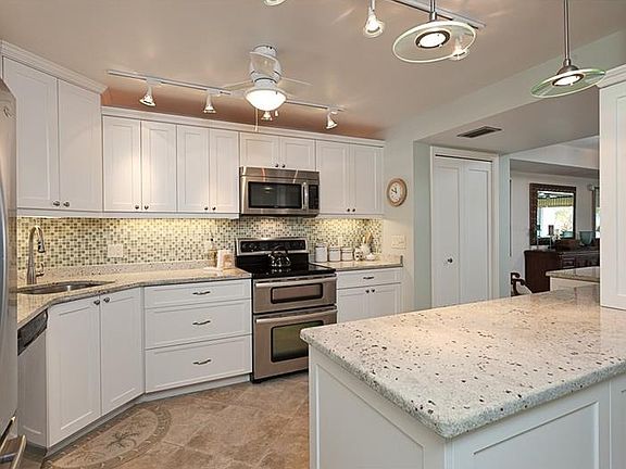 3rd image of 5980 Shore Blvd S APT 205