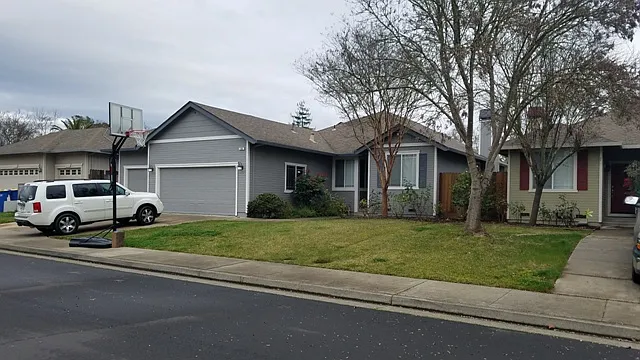 185 Fulton Pl photo 1