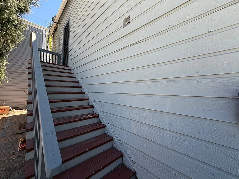2427 J St — Photo 6