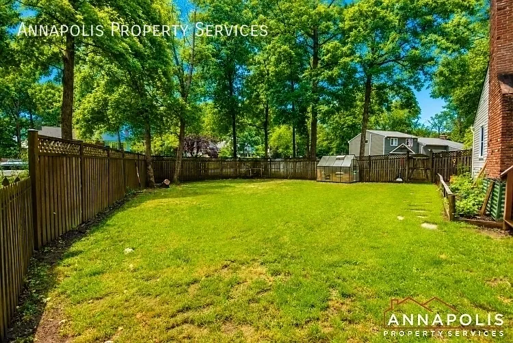 449 Alfreton Ct — Photo 37