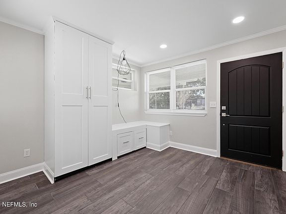 5th image of 1873 STANFORD Road N