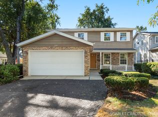 823 Revere Rd, Glen Ellyn, IL 60137