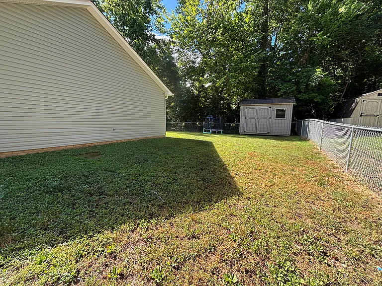 1 Lambeth Dr — Photo 21