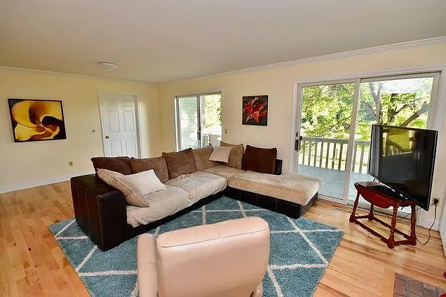 105 N Valley Rd — Photo 10