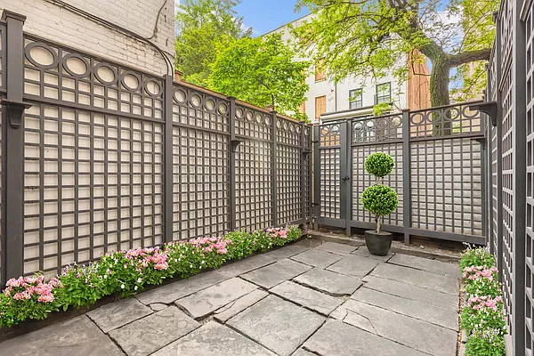 Rented by Compass | media 17