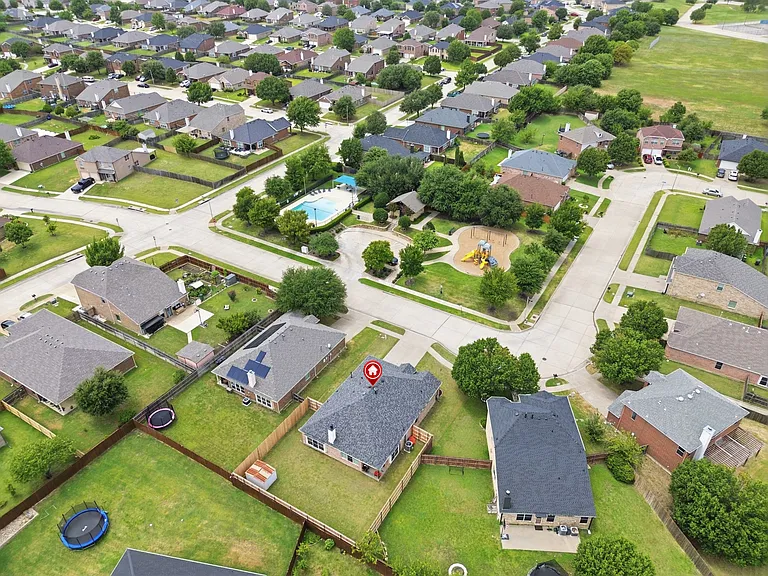 1002 Zachary Dr — Photo 23