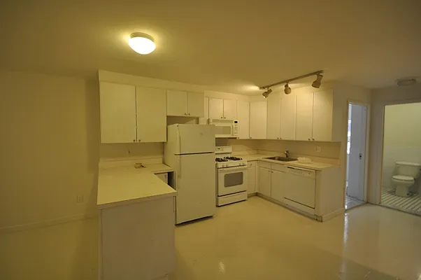 Rented by City Connections Realty | media 33