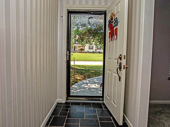 5th image of 808 Embarcadero Dr