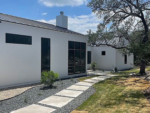 5th image of 100 Nicholas Ln