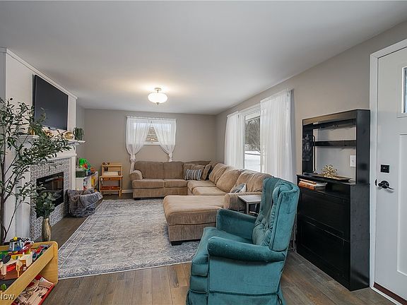 4th image of 10190 Valleydale St SE