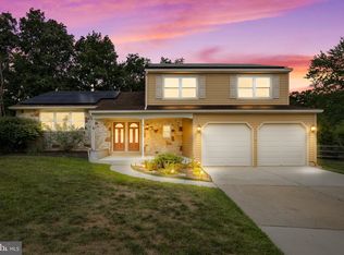 4 Avon Ct, Mount Laurel, NJ 08054