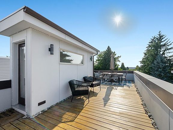 Rooftop Deck