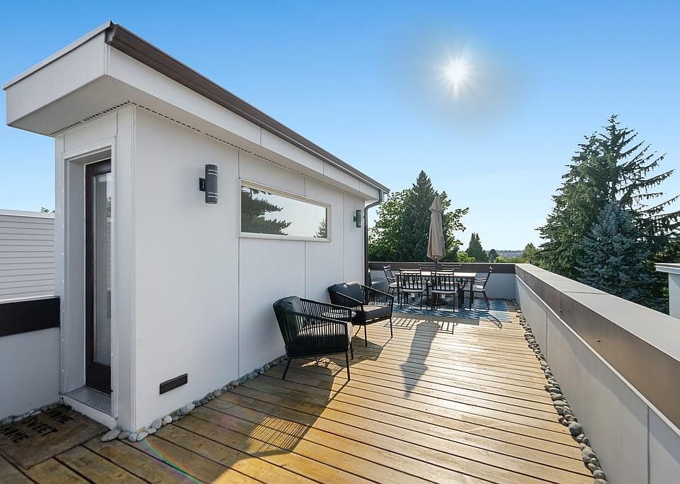 Rooftop Deck