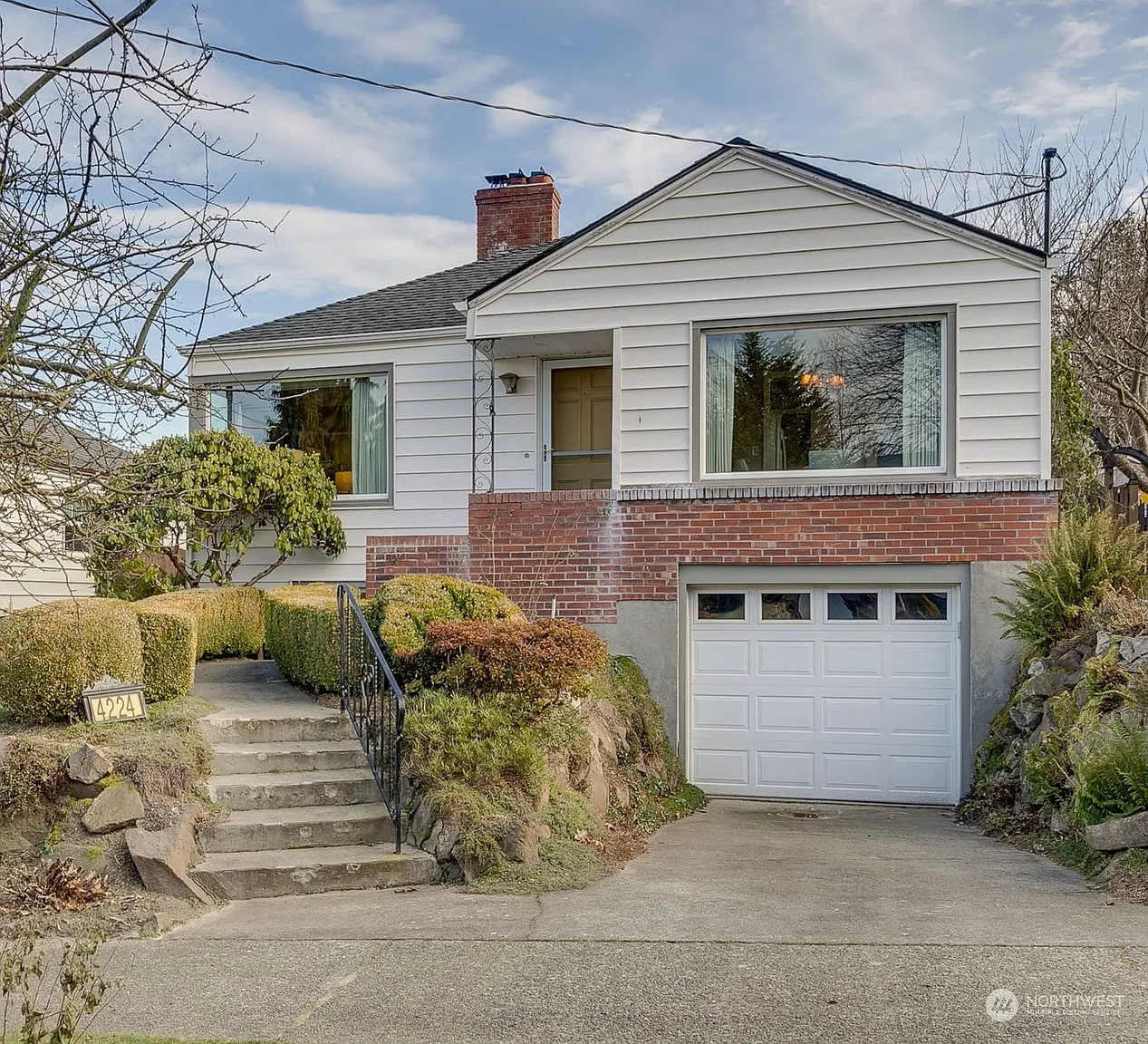4224 33rd Avenue W photo 1