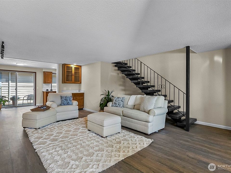1st image of 15219 179th Avenue SE #A