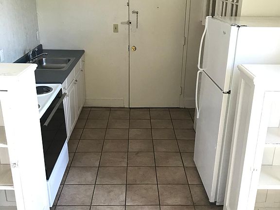 5th image of 9 Evergreen Ave #B10