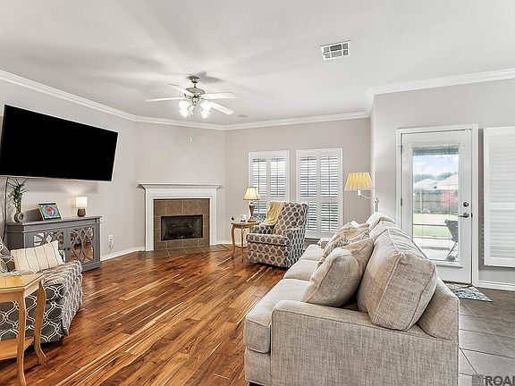 3rd image of 10484 Oakmount Dr