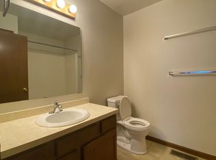 118 S Silverwood Ln #B, Goshen, IN 46526
