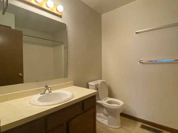 118 S Silverwood, 118 S Silverwood Ln #B, Goshen, IN 46526