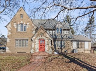 2602 E State St, Rockford, IL