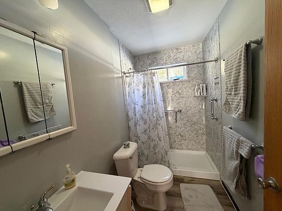 5th image of 1075 237th Ave