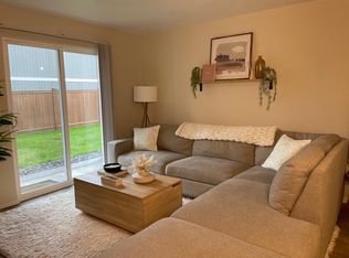15927 52nd St E APT D, Sumner, WA 98390