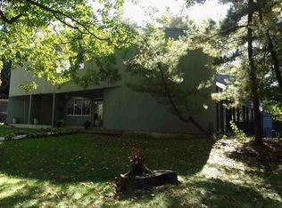 17 Fir Dr, Great Neck, NY 11024