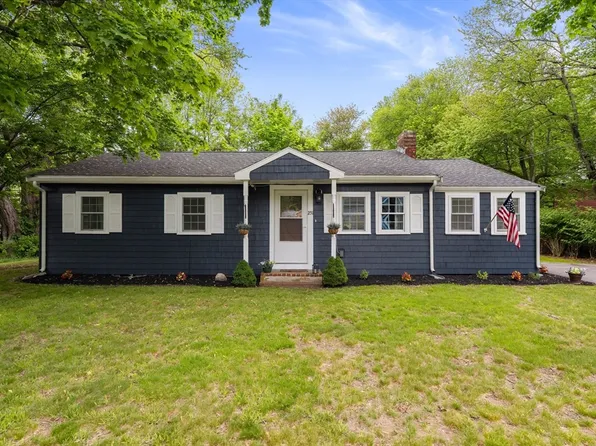 251 Central St, Rockland, MA 02370
