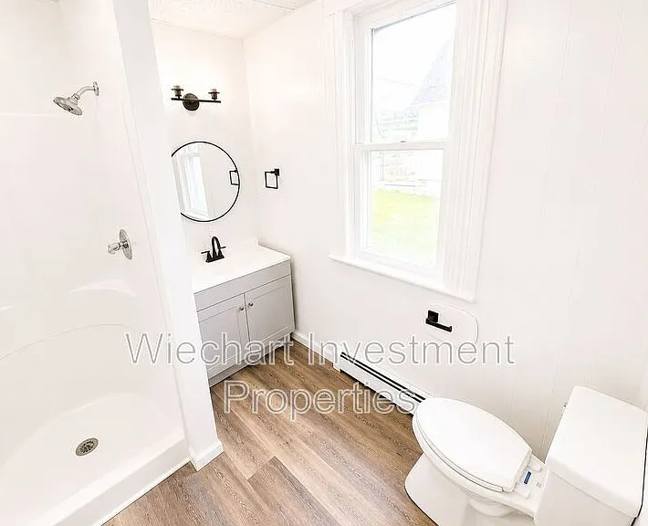 403 S Main St — Photo 14