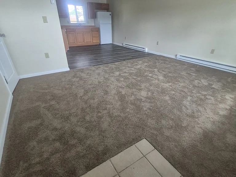 122 Adams Dr #4 — Photo 2