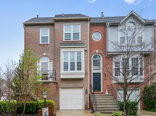 11912 Matthews Ct, Fairfax, VA 22033
