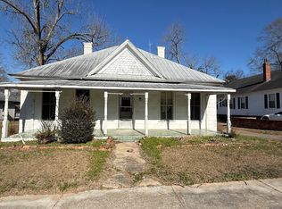 213 E Church St, Sandersville, GA 31082