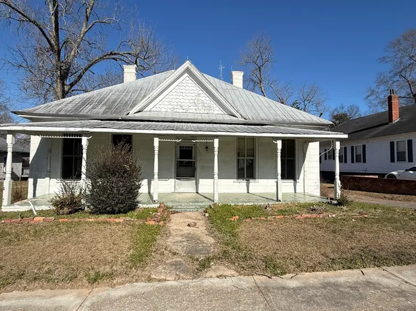 213 E Church St, Sandersville, GA 31082