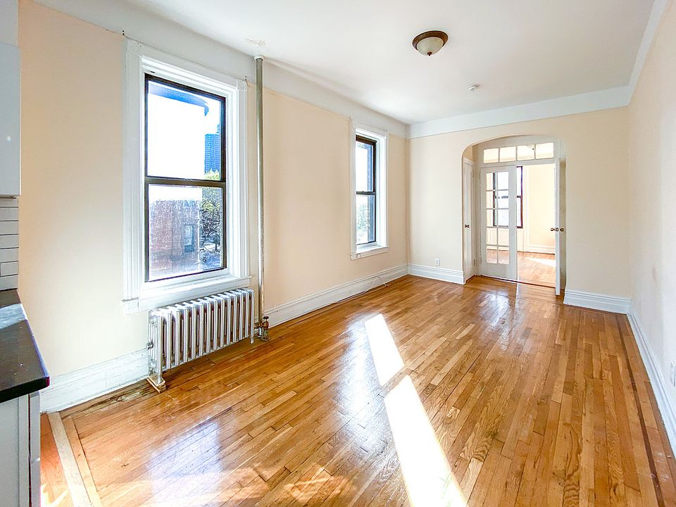 1st image of 1748 2nd Ave #4S
