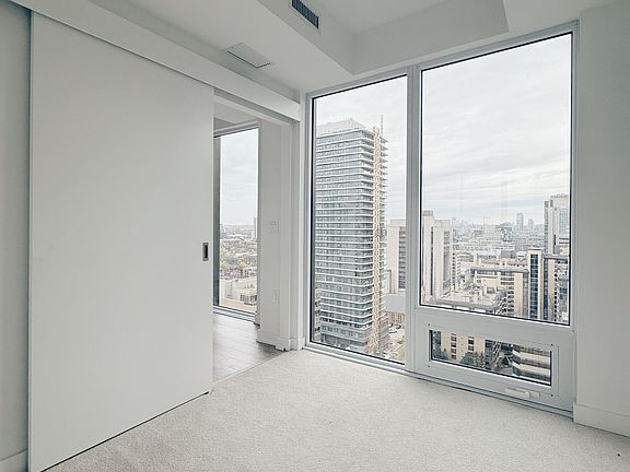 3rd image of 238 Simcoe St #2009