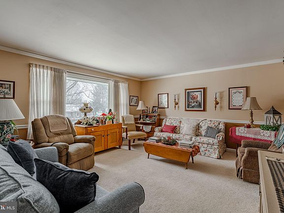 3rd image of 448 S Cope Hill Dr