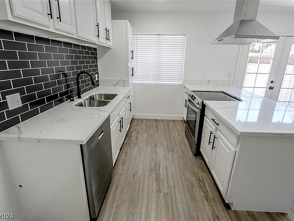 4th image of 5048 Village Dr #0