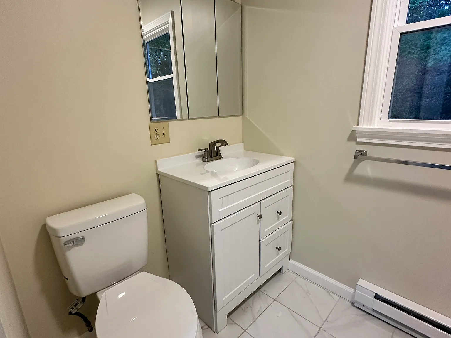 2 bed, 950 sqft, $1,900 — Photo 3