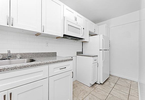 4th image of 13520 82nd Ave APT 1H