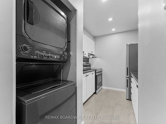4th image of 218 Viewmount Dr #308