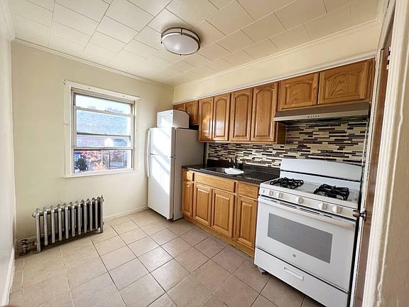 3rd image of 15023 84th Ave #2