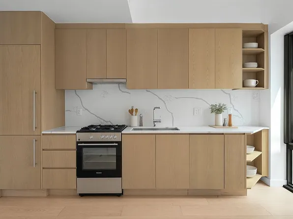 30-05 Vernon Blvd #3F, Astoria, NY 11102