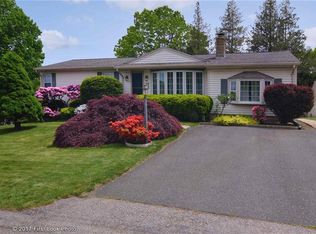 15 Colony Dr, Johnston, RI 02919