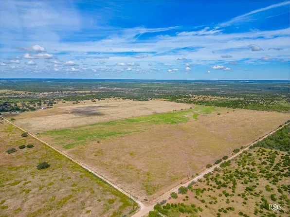 1044 Jacoby Ln, Hext, TX 76848